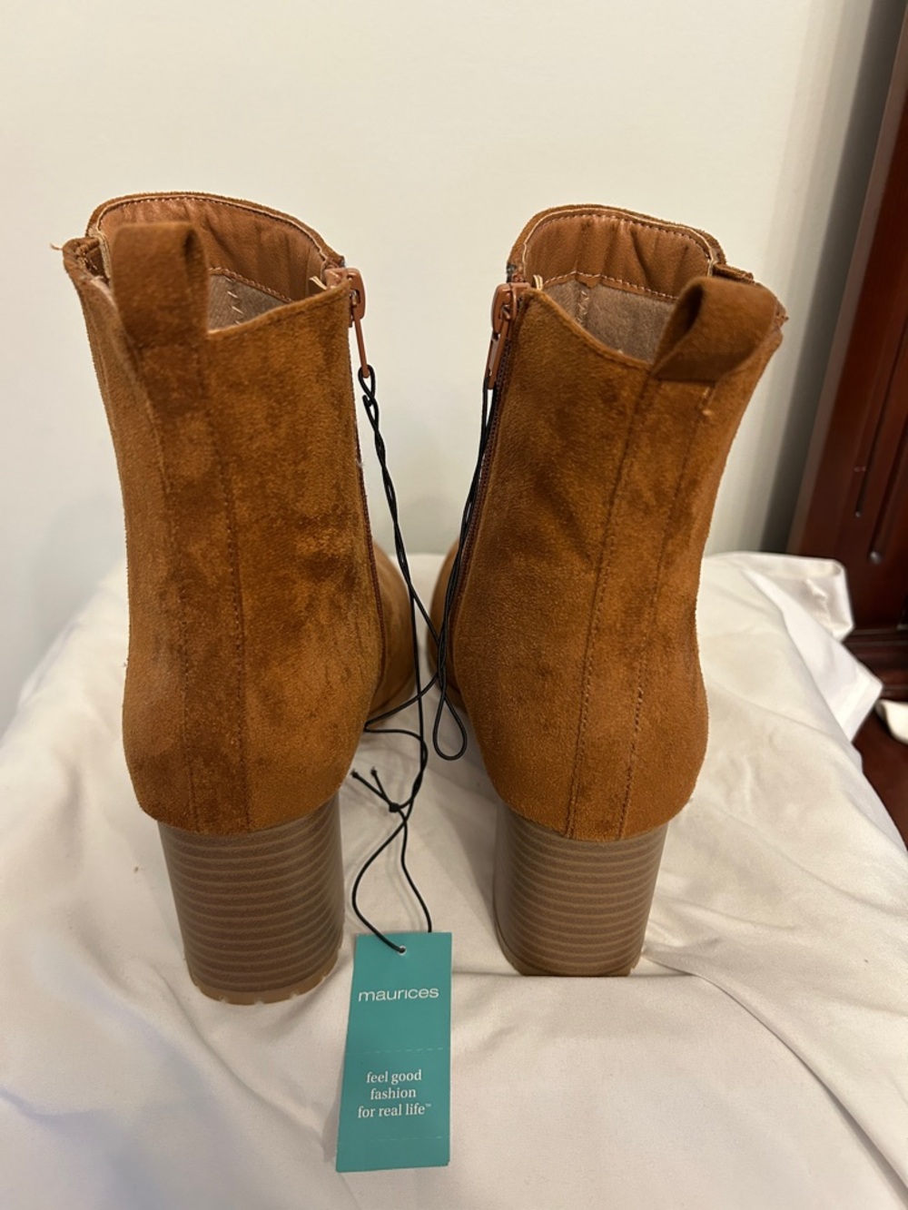 Maurice’s Women's Pointed Toe Suede Ankle Boots - Tan size 9 - Picture 3 of 5
